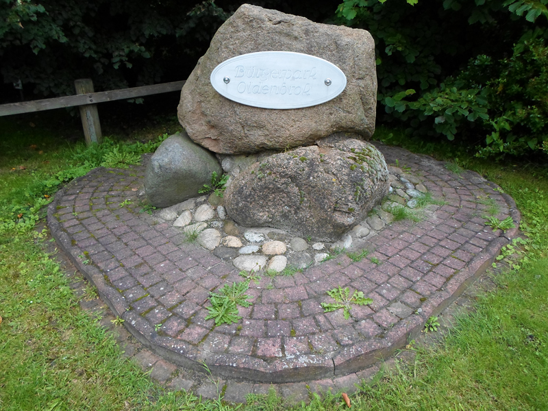 Click for the gallery page to add comments and vote (PID:170423) Steinsetzungen Oldenbrok