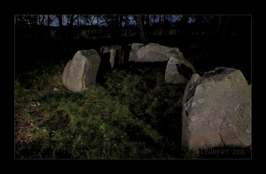 Click for full size image of Gross Berssen Steingrab 9 'Brutsteene' (PID:81350) Gross Berssen Steingrab 9 'Brutsteene'