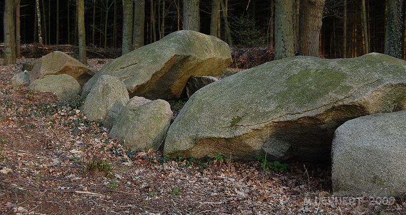 Herthum Laehden Steingrab 2