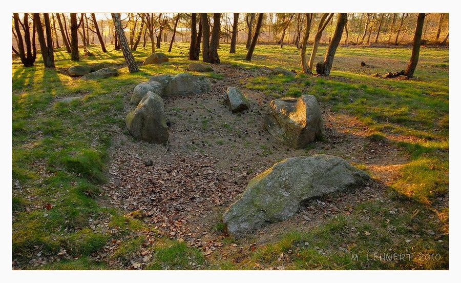 Click for full size image of Gross Berssen Steingrab 9 'Brutsteene' (PID:73420) Gross Berssen Steingrab 9 'Brutsteene'