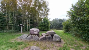 Düste Steingrab