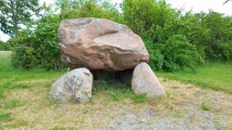 Click for full size image of Nordsteimke Dolmengrab (PID:242107) Nordsteimke Dolmengrab