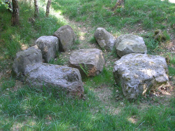 Huetter Wohld (Bollbruecke) Steingrab