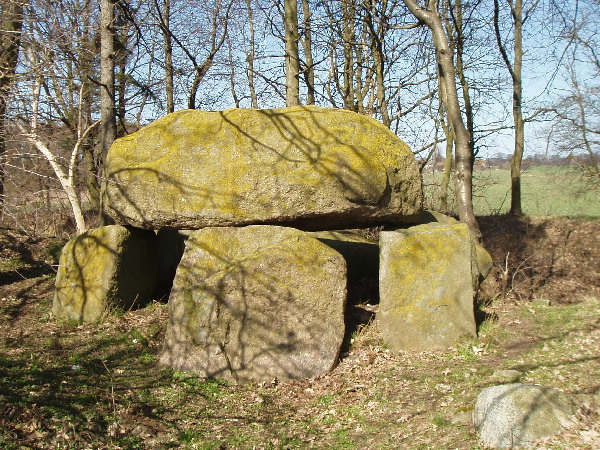 Lonvitz Steingrab 1
