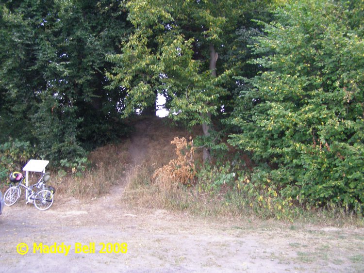 Click for the gallery page to add comments and vote (PID:42387) Putbus Grabhuegel 2