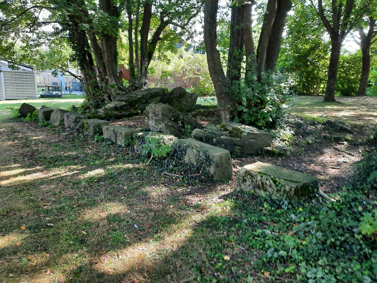 Kirchborchen Steinkiste (2)