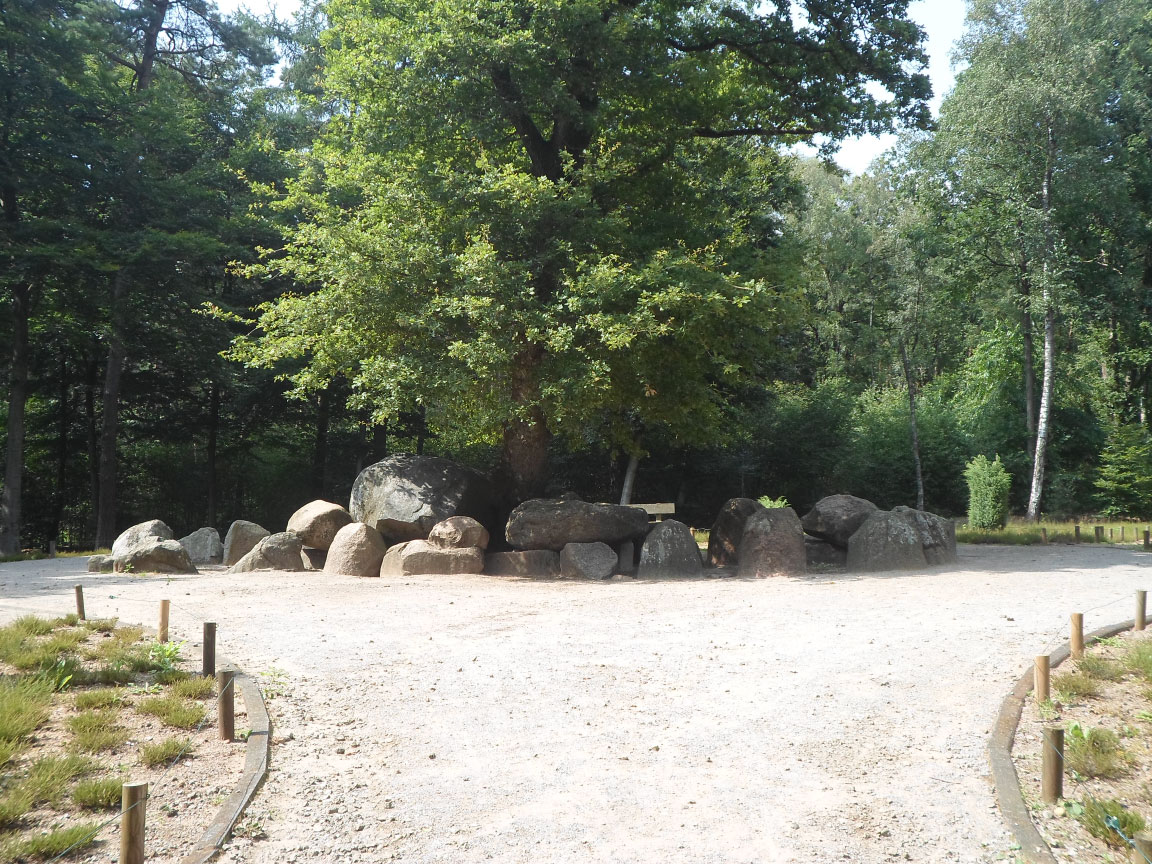 Click for the gallery page to add comments and vote (PID:131423) Düwelsteene