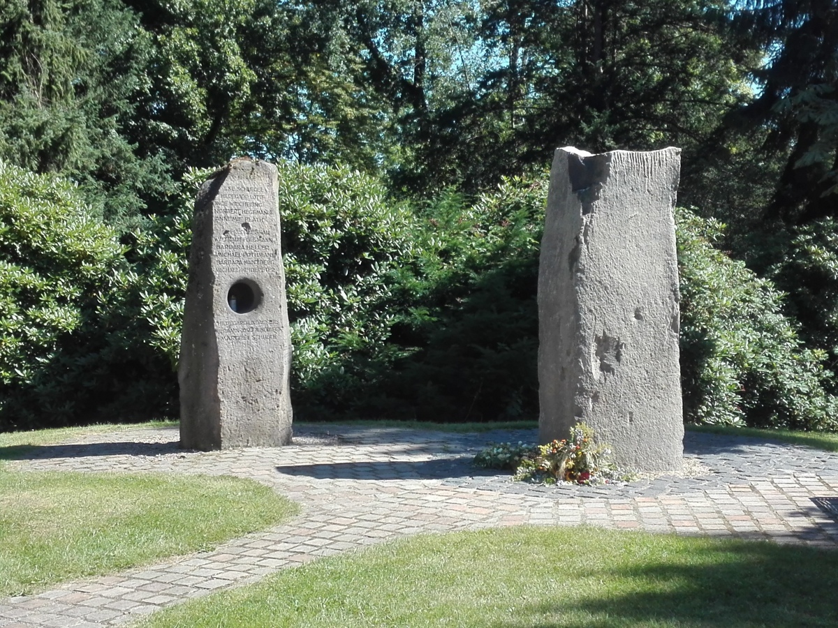 Click for the gallery page to add comments and vote (PID:214114) Summstein Holthausen