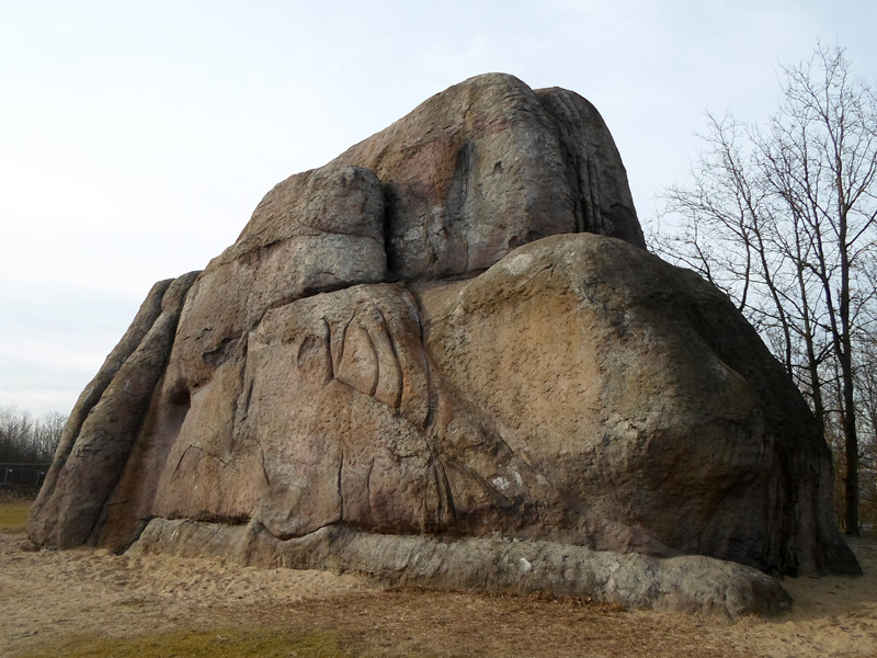Click for the gallery page to add comments and vote (PID:161833) Monument for a Forgotten Future