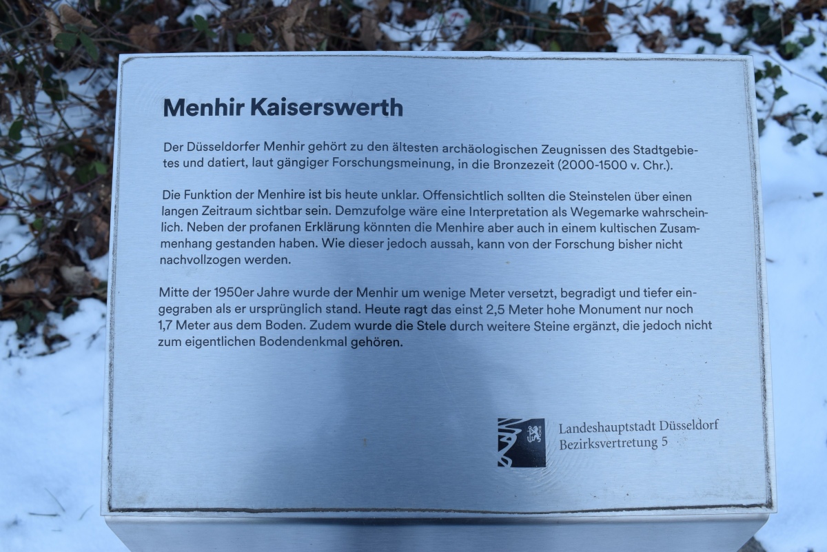 Click for full size image of Kaiserswerth Menhir (PID:268118) Kaiserswerth Menhir