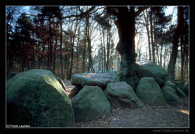 Click for the gallery page to add comments and vote (PID:40557) Düwelsteene