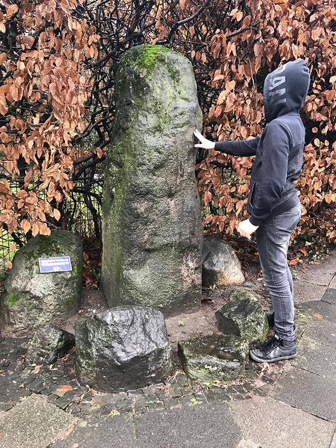Click for full size image of Kaiserswerth Menhir (PID:192694) Kaiserswerth Menhir