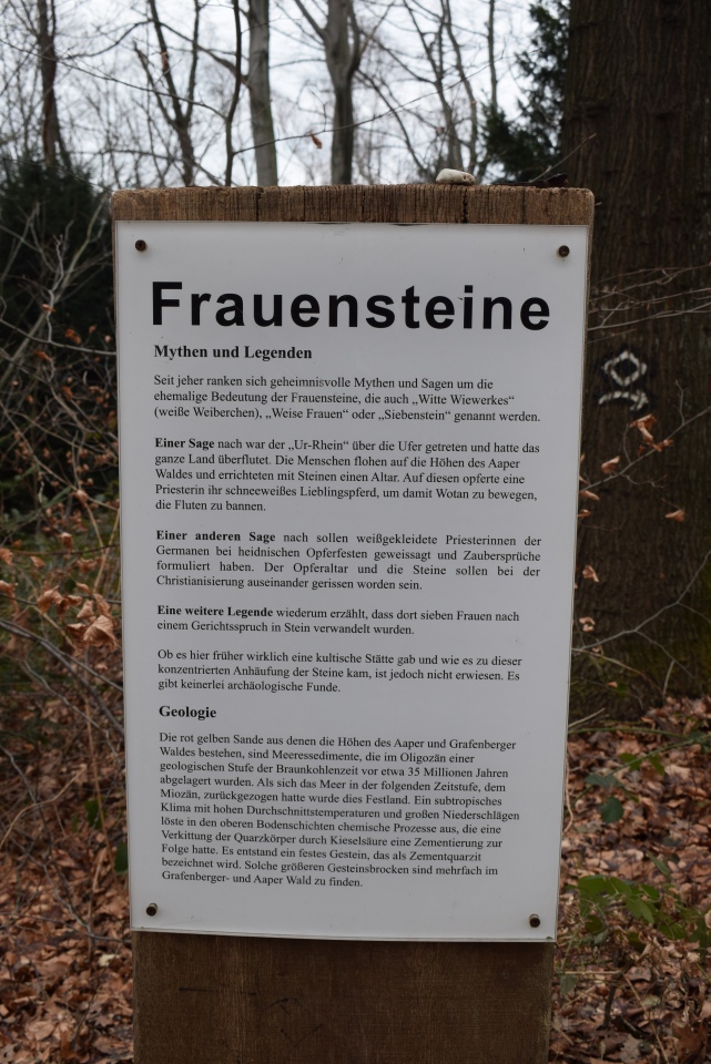 Click for full size image of Frauensteine Düsseldorf (PID:253449) Frauensteine Düsseldorf