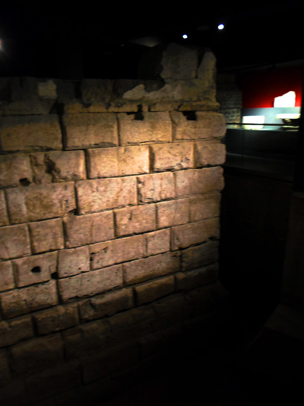 The Oppidum Ubiorum was a settlement by the Germanic tribe of the Ubii (19 BC). It represents the oldest predecessor settlement of today`s Cologne (North Rhine-Westphalia/Germany). 
The only visibel remaining part is the Ubiermonument (“monument of the Ubii“). The tuff stonework of this square stone tower is still preserved up to 6.50 m high. It was most likely the harbour tower or a fortific