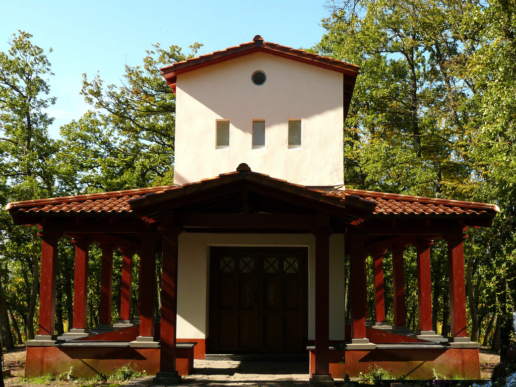 Click for the gallery page to add comments and vote (PID:134325) Calmont Temple