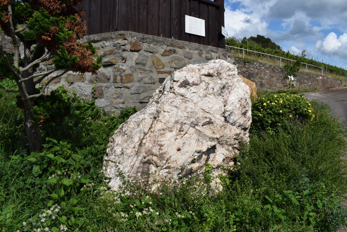 Click for the gallery page to add comments and vote (PID:262954) Hinkelstein Enkirch