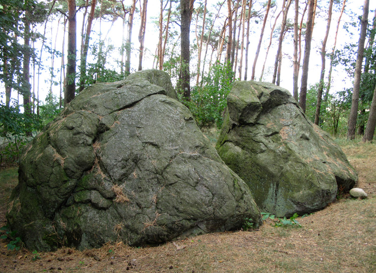 Click for the gallery page to add comments and vote (PID:55769) Heimchensteine.