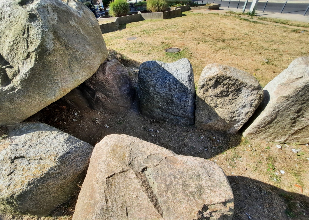 CAU Passage Tomb (Wangels)