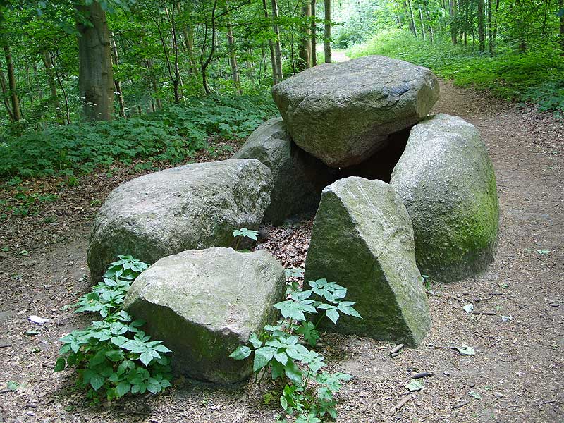 Buedelsdorf Dolmen (1)