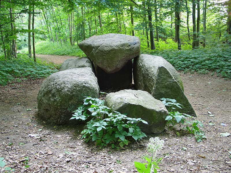Click for full size image of Buedelsdorf Dolmen (1) (PID:39645) Buedelsdorf Dolmen (1)