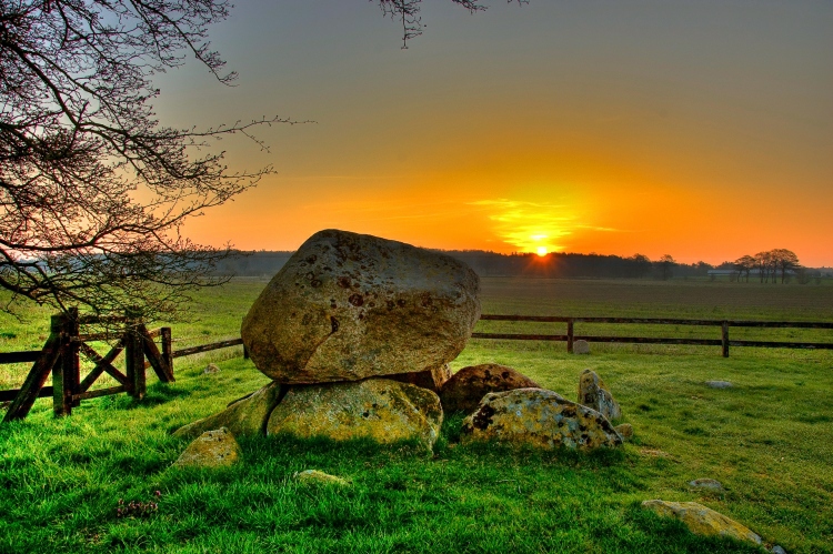 Click for the gallery page to add comments and vote (PID:46506) Poppostein Steinkammergrab