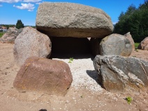 Wulfen Langbett mit Opferstein (modern)