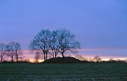 Borgdorf Huegelgrab 1 - PID:115822