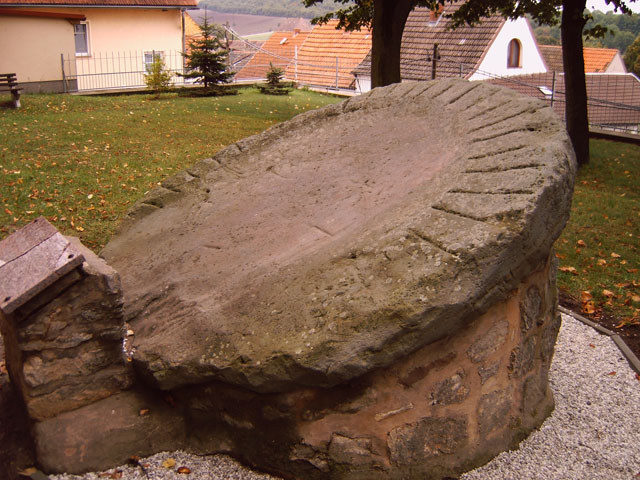 Click for the gallery page to add comments and vote (PID:16959) Sonnenkultstein Bilzingsleben