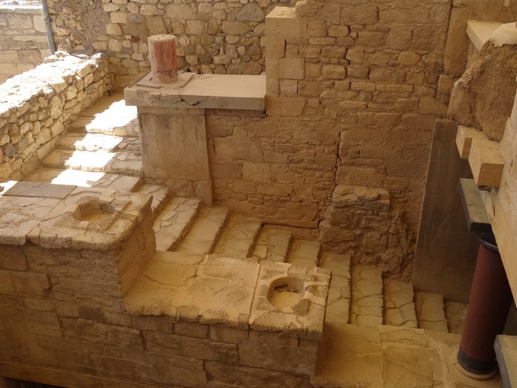 Grand Staircase in the eastern wing of the Knossos Minoan palace (photo taken on April 2018).