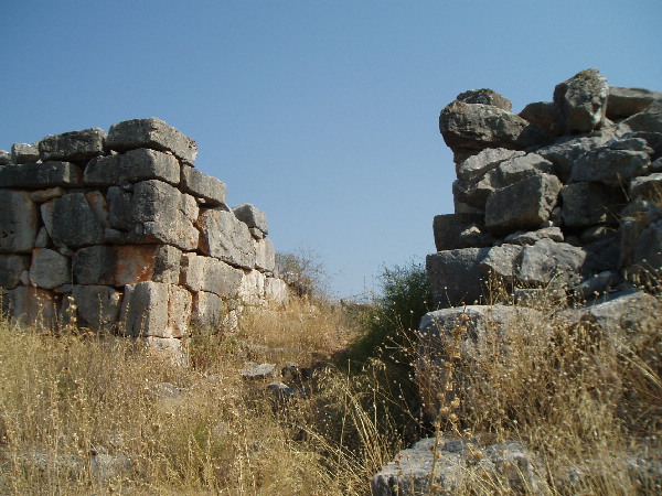 Greek Hillfort dating back to Mycenae era near Thebes.

South East Gate