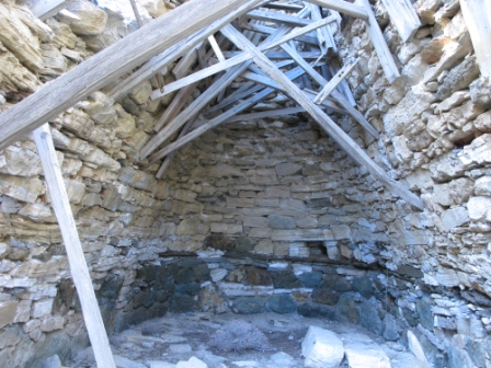 Site in Attica/Central Greece: The vaulted tomb has elliptical shape
