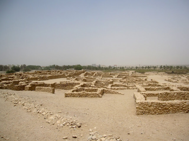 Dilmun Monuments and Settlement