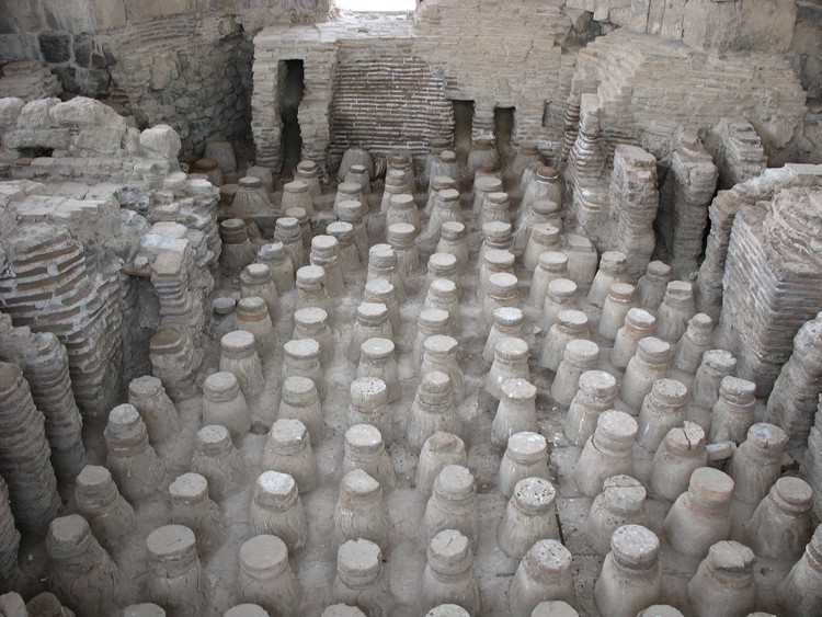 Very well-preserved heating system near the baths in Beth Shean (photo taken on April 2011).

