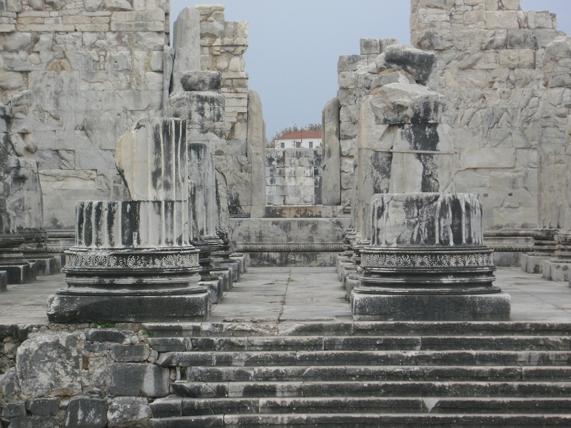 Didyma, view into the sacred enclosure