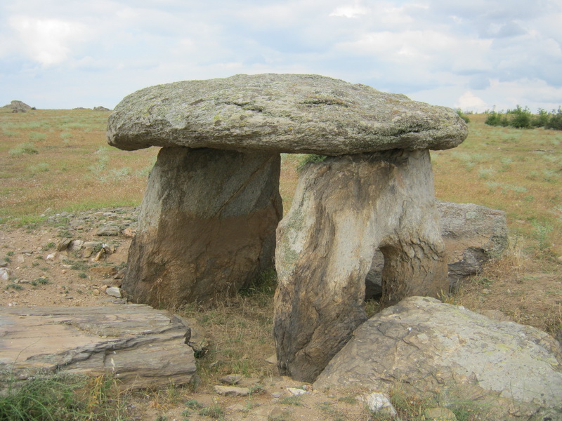 Dolmen North Lalapasa