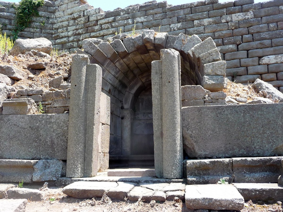 Necropolis tomb