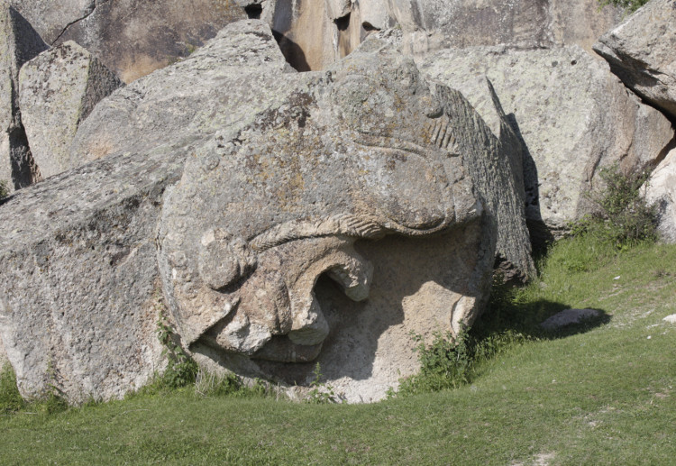 Yilantas [Yılantaş] Rock Cut Tomb : The Megalithic Portal and Megalith Map: