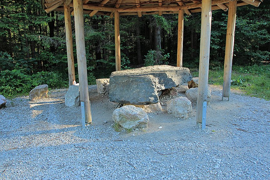 A dolmen as picnic table.