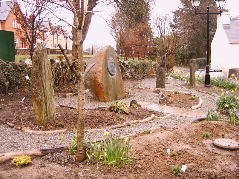 Click for the gallery page to add comments and vote (PID:13077) Shannon Vale Modern Stone Row