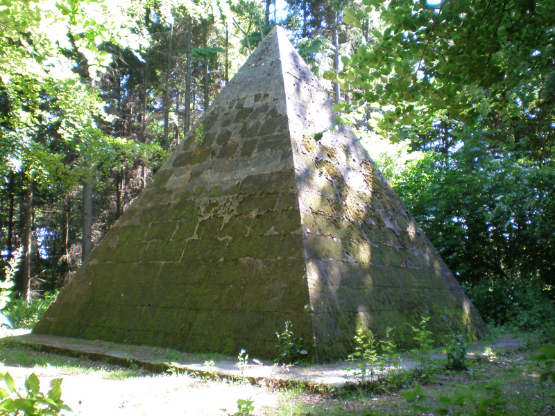 Click for the gallery page to add comments and vote (PID:120973) Garvagh Pyramid