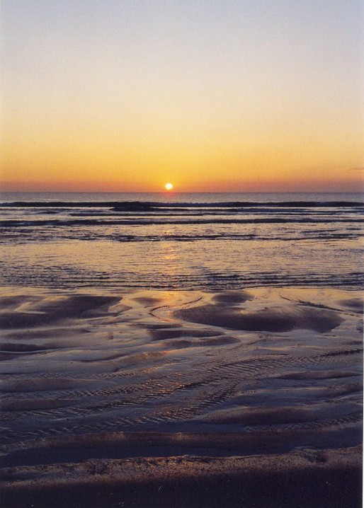 Click for the gallery page to add comments and vote (PID:16626) Holywell Bay