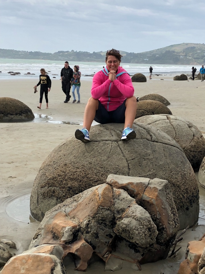 Click for full size image of Moeraki Beach Boulders (Otago) (PID:211319) Moeraki Beach Boulders (Otago)