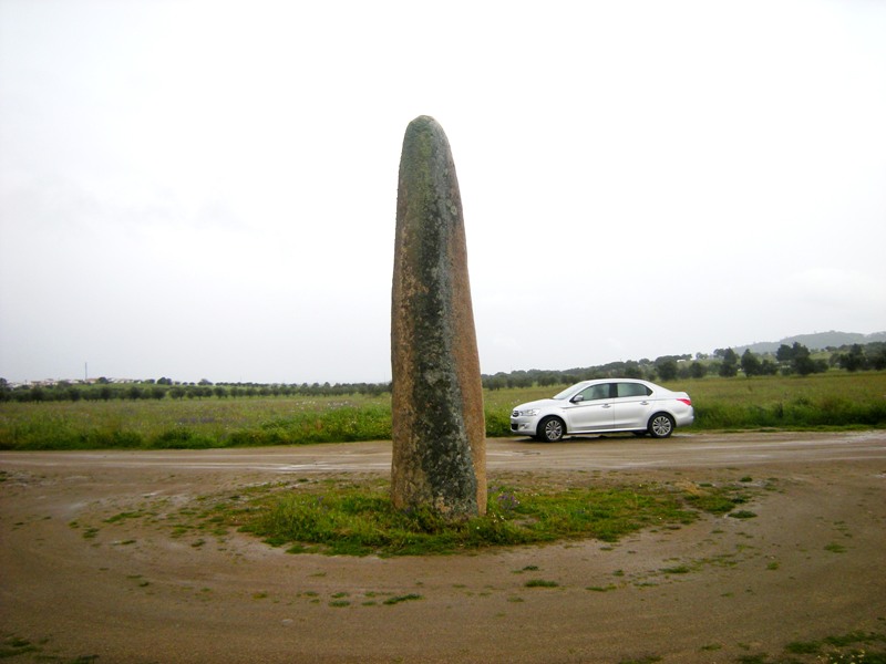 Click for full size image of Menhir de Outeiro (PID:149257) Menhir de Outeiro
