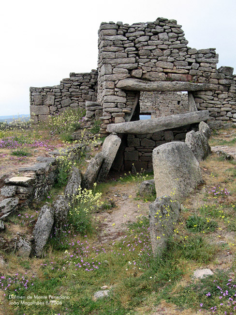 Click for the gallery page to add comments and vote (PID:20565) Monte Penedono Dolmen