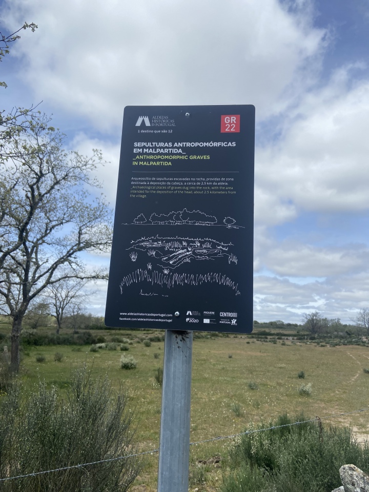 Click for the gallery page to add comments and vote (PID:257063) Necrópole de sepulturas escavadas na rocha em Malpartida