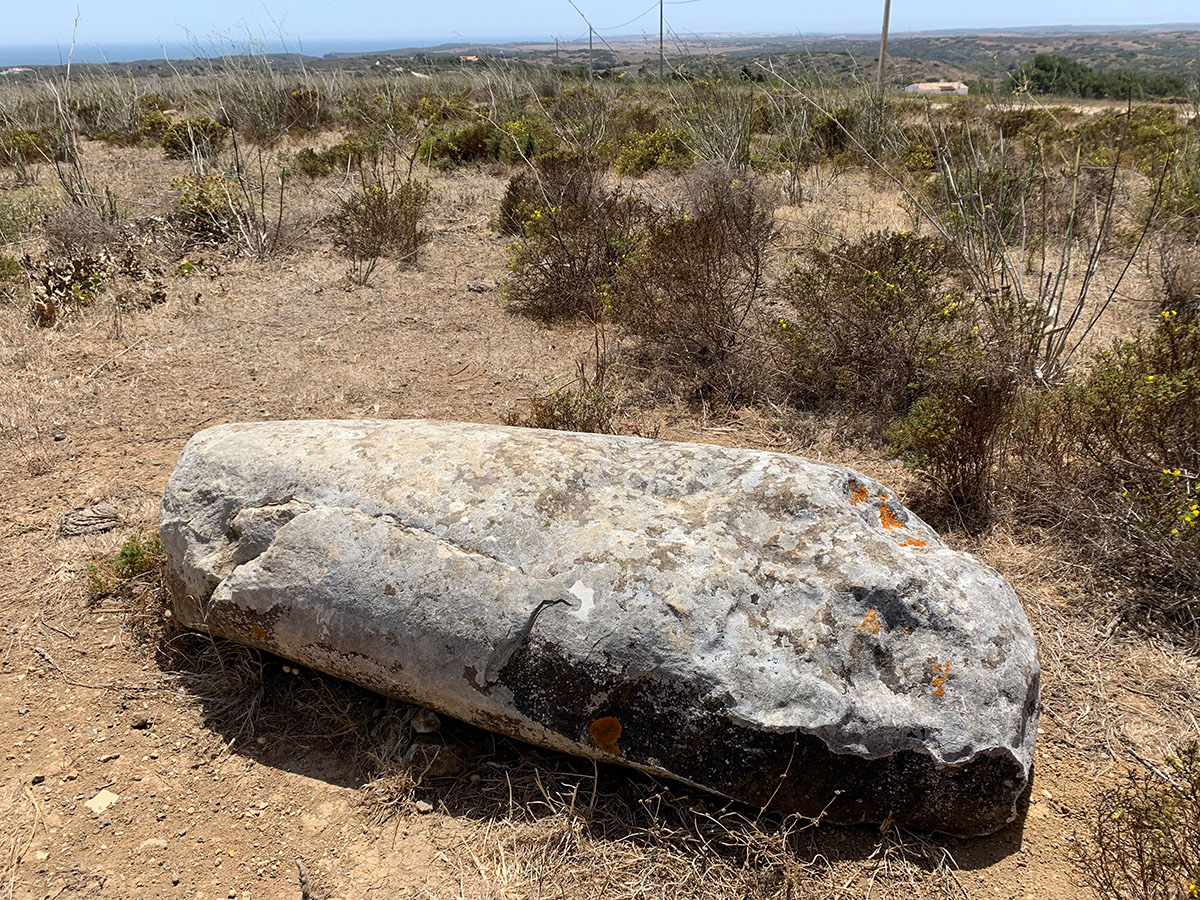 Click for full size image of Menir de Milrei. (PID:202712) Menir de Milrei.