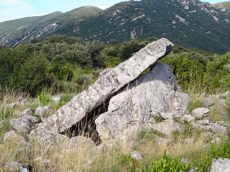 La Piatra dolmen  in  Huesca