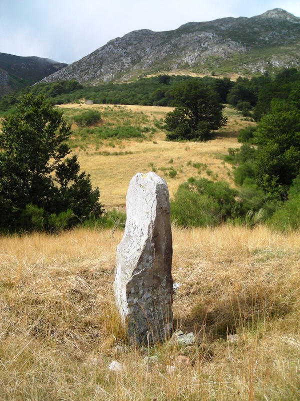 La Uña menhir