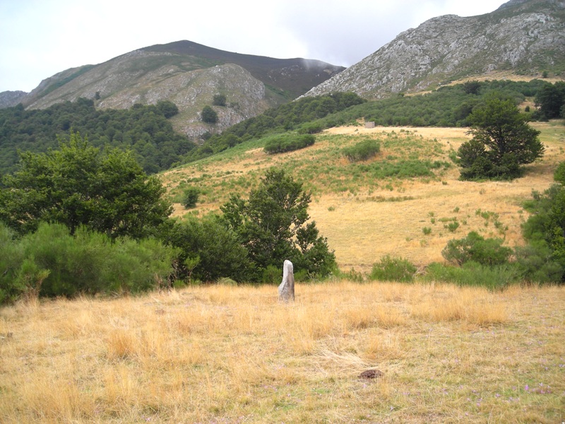 La Uña menhir