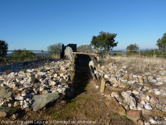Click for the gallery page to add comments and vote (PID:75200) Era de la Laguna Dolmen 3